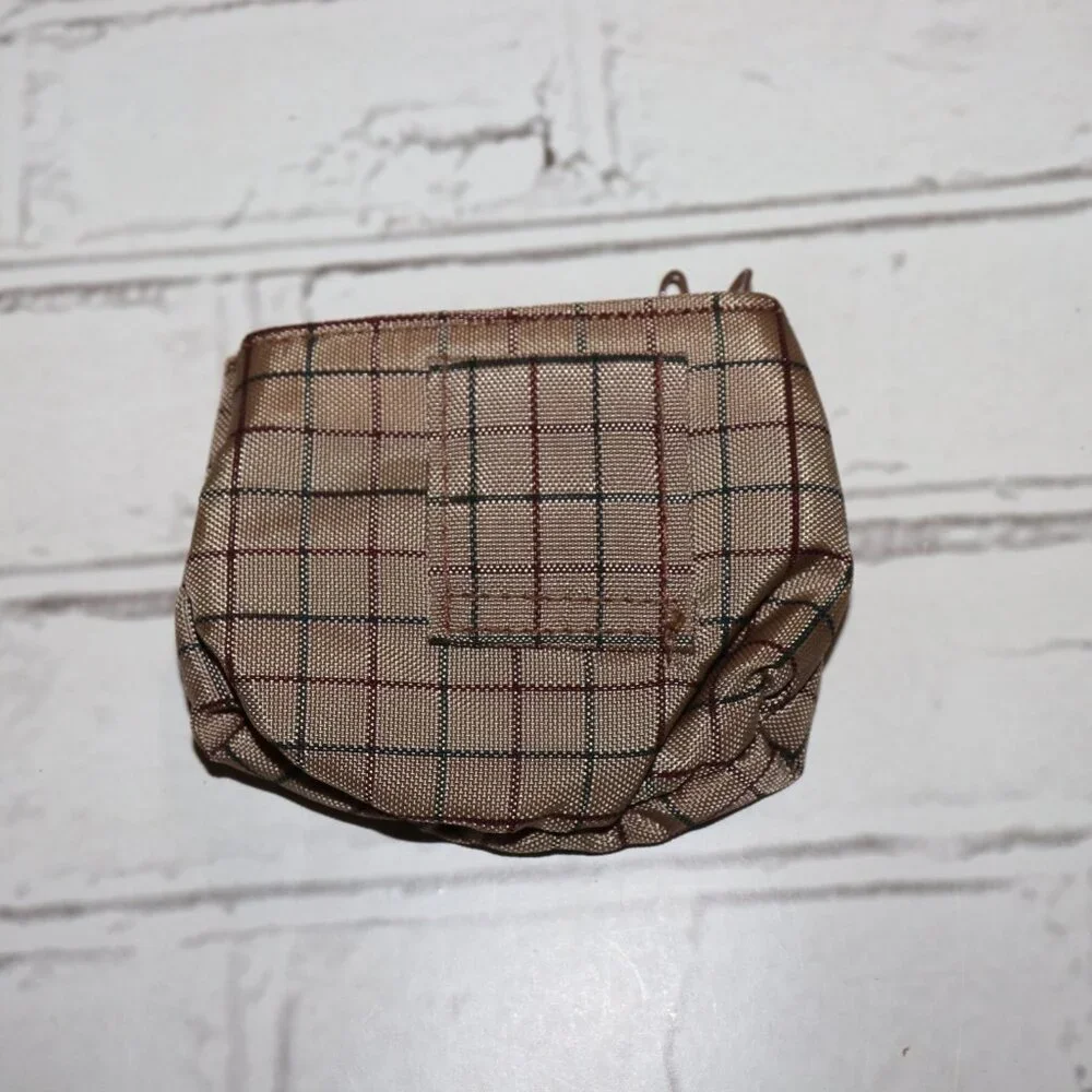 🎯 Sweat L.E. Plaid Coin Purse · 3.25